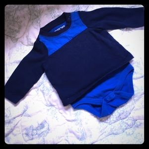 💰5/$25💰Cherokee blue and navy long sleeve onesie